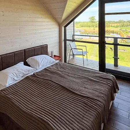 Awesome Home In Sianowo With Wifi Casa de Férias *